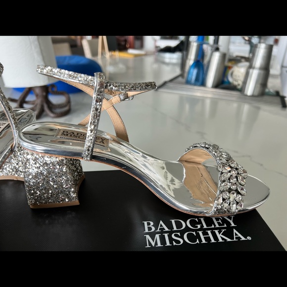 Collection Daniele Block Heel Sandal by BADGLEY MISCHKA - Picture 5 of 9